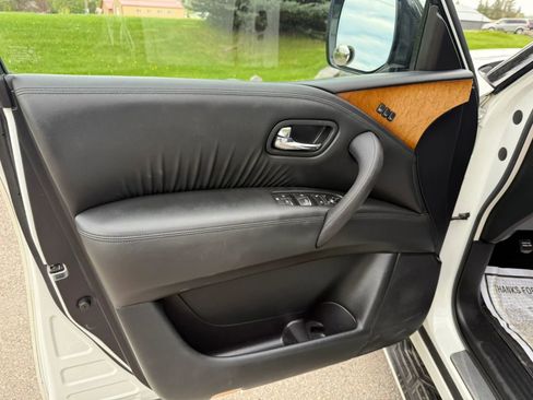 Used 2013 INFINITI QX56 4WD w/ Theater Pkg image 8