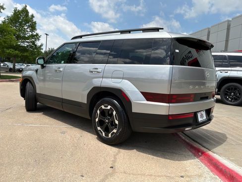 Used 2025 Hyundai Santa Fe SEL FWD image 8