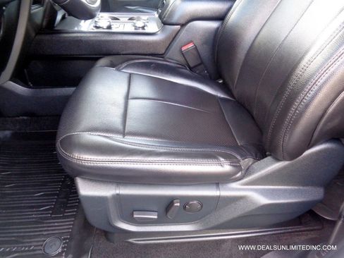 Used 2021 Ford Expedition Max XLT image 9