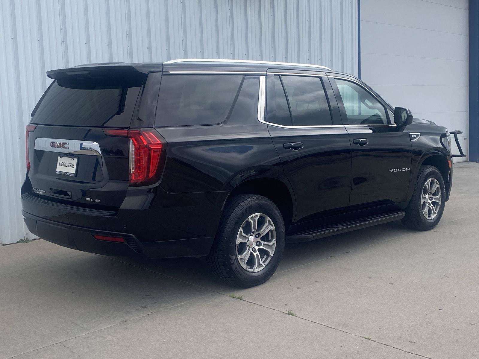 Used 2022 GMC Yukon SLE AWD/4WD image 5