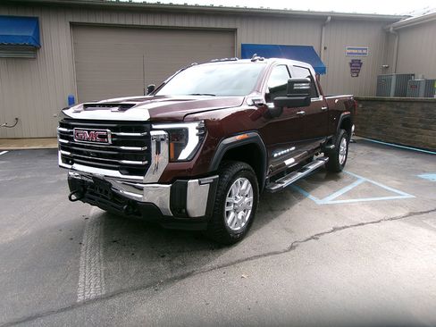 Used 2024 GMC Sierra 2500 SLE w/ SLE Value Package; image 11