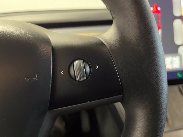Used 2024 Tesla Model Y Long Range RWD image 27