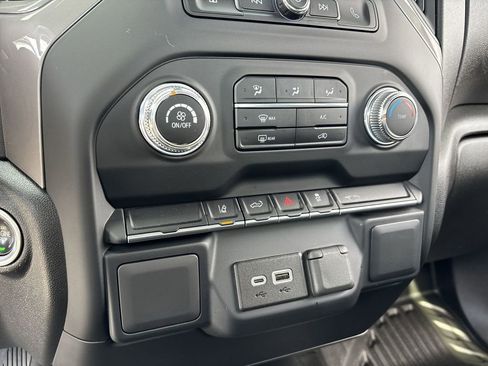 Used 2024 GMC Sierra 2500 Pro w/ Convenience Package image 21