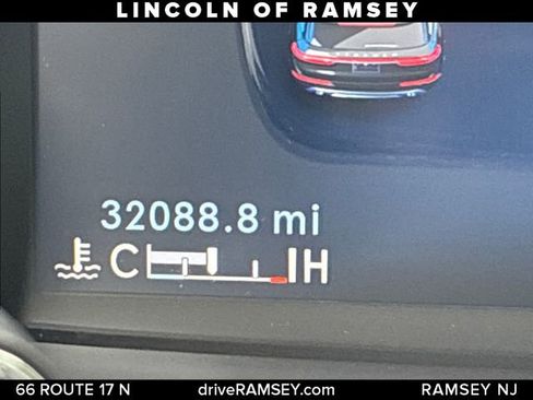 Used 2023 Lincoln Corsair AWD image 16