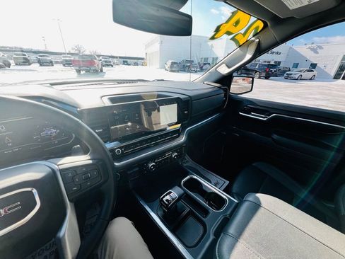 Used 2024 GMC Sierra 1500 SLT w/ SLT Premium Plus Package image 29