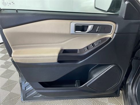 Used 2020 Ford Explorer XLT w/ Equipment Group 202A image 15