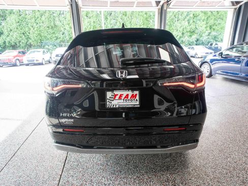 Used 2023 Honda HR-V EX-L image 3