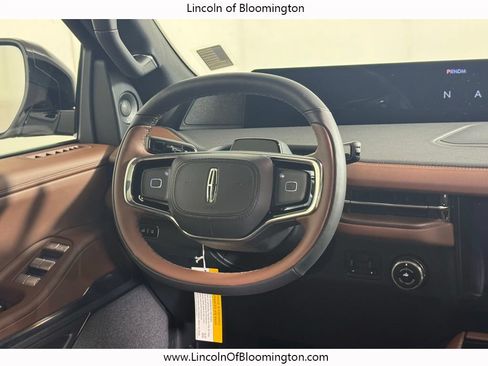 New 2026 Lincoln Navigator Reserve AWD/4WD image 25