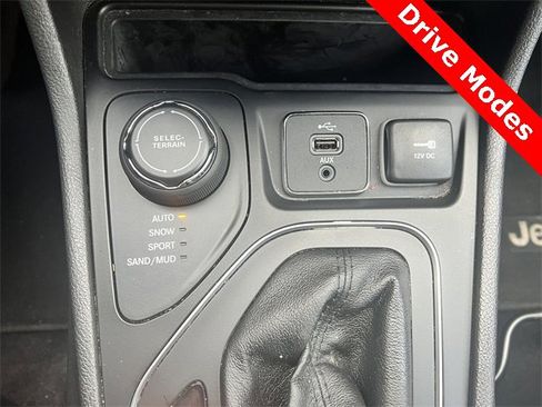 Used 2019 Jeep Cherokee Latitude Plus image 25