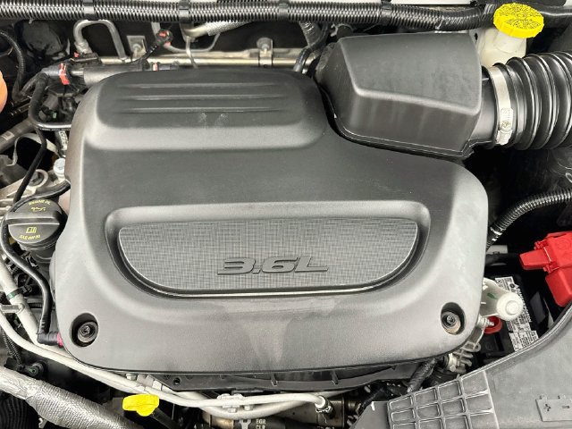Used 2023 Chrysler Pacifica Touring-L FWD image 36