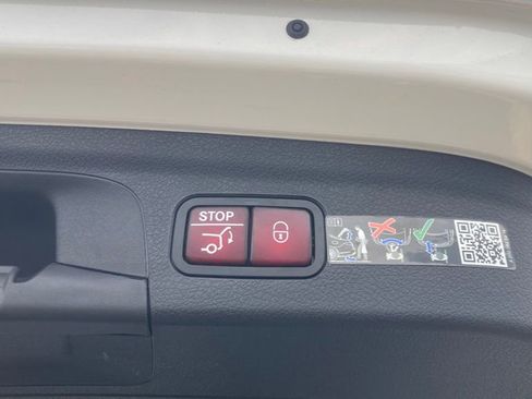 Used 2025 Mercedes-Benz GLE 450e 4MATIC image 20