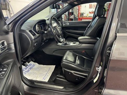 Used 2019 Jeep Grand Cherokee Limited AWD/4WD image 6
