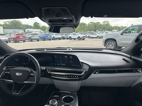 Used 2024 Cadillac Lyriq Luxury AWD/4WD image 19