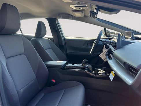 New 2026 Toyota Prius LE image 15