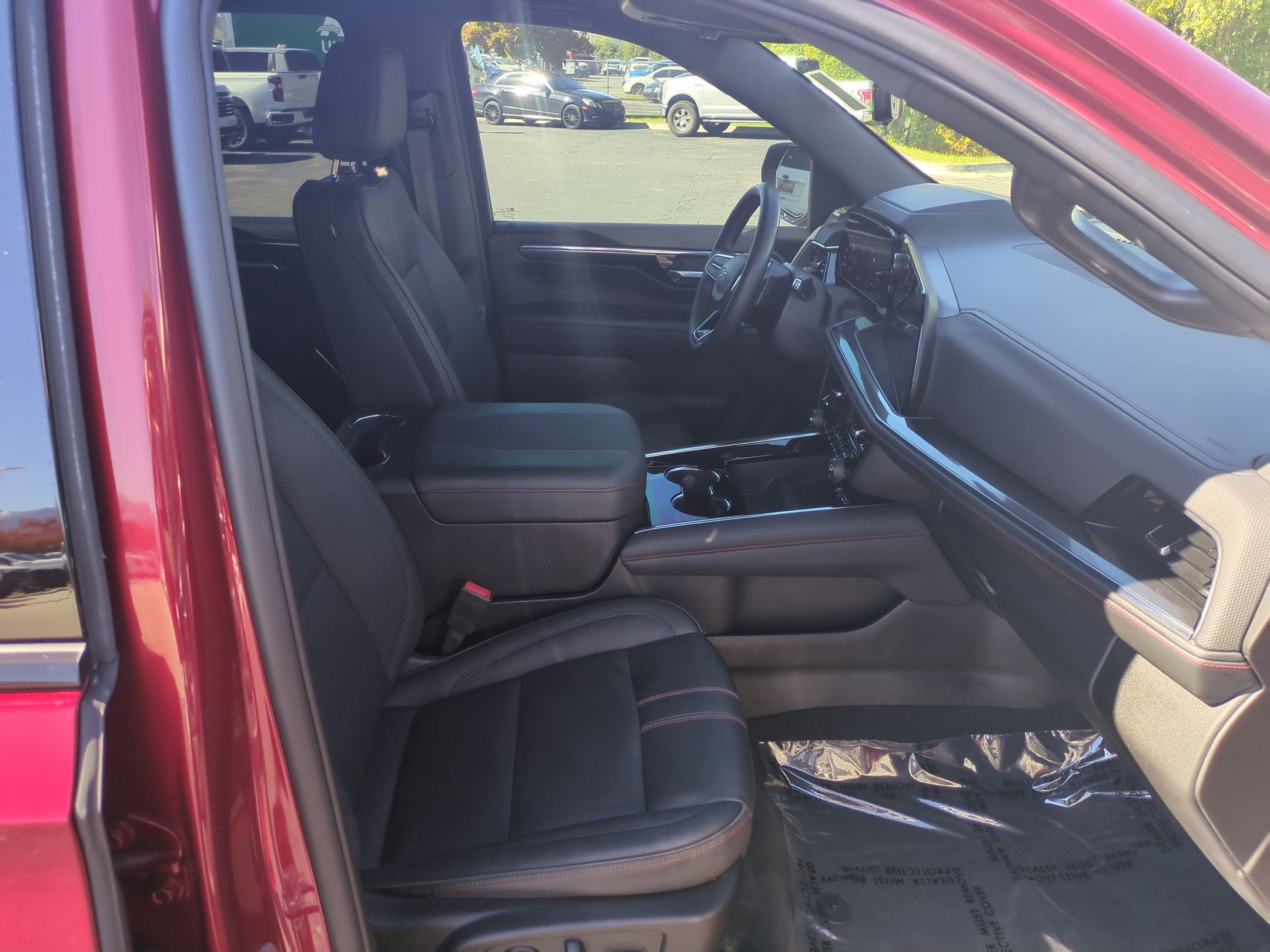 Used 2025 Chevrolet Tahoe RST w/ RST Performance Edition AWD/4WD image 29