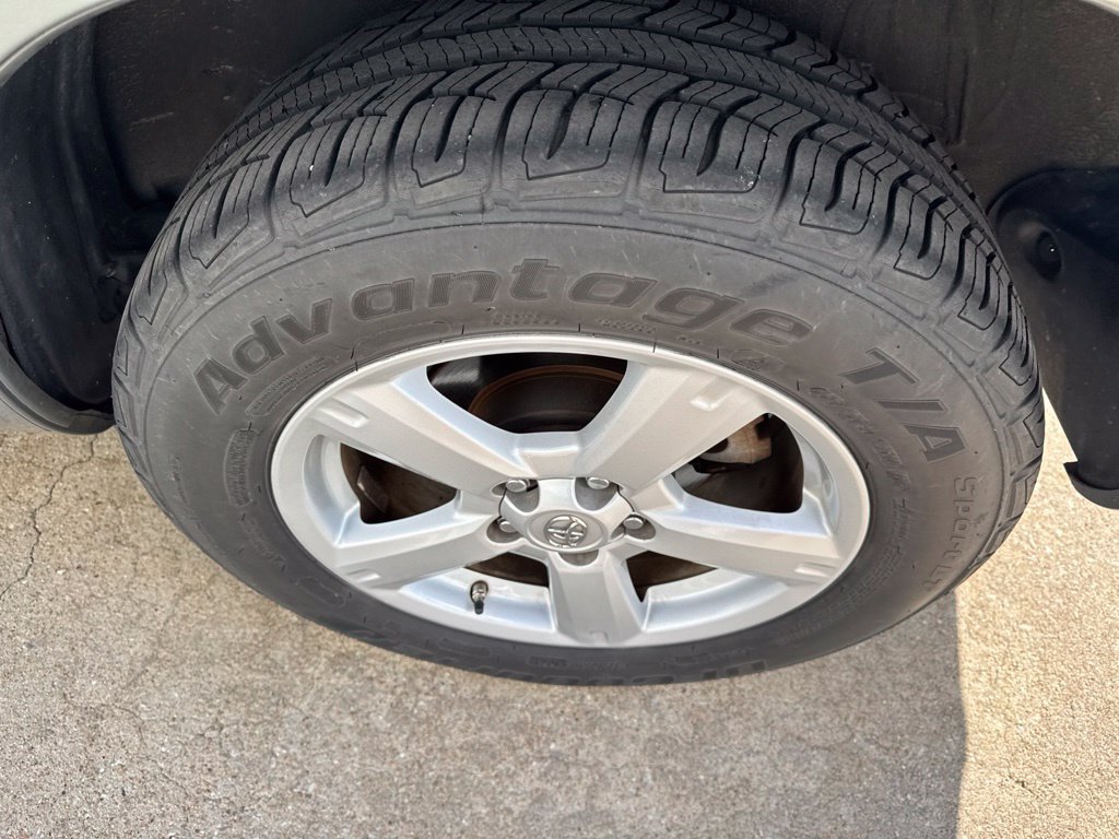 Used 2008 Toyota RAV4 2WD w/ 3rd Row image 12