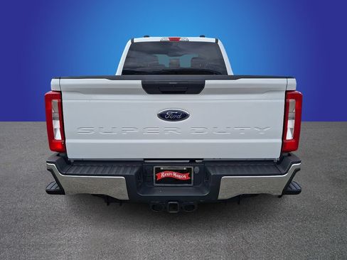 Used 2024 Ford F250 XLT AWD/4WD image 5
