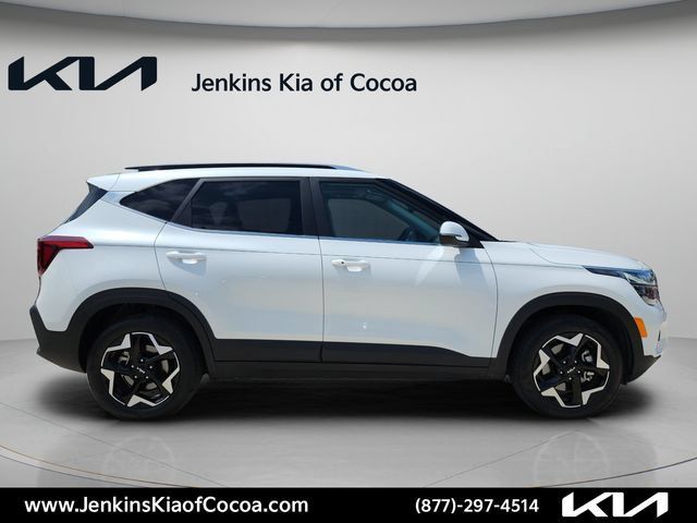 Certified 2025 Kia Seltos EX w/ EX Sunroof Package AWD/4WD image 3