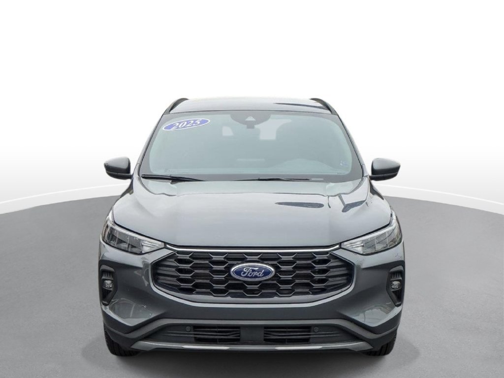 Used 2025 Ford Escape ST-Line Select AWD/4WD image 2