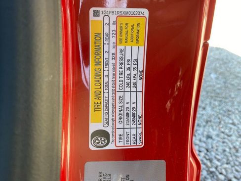 Used 2021 Chevrolet Camaro LT w/ Technology Package image 30