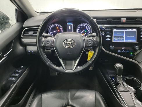 Used 2019 Toyota Camry SE w/ Carpet Mat Package image 16