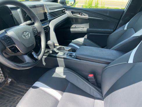 Used 2026 Toyota Camry Hybrid w/ Convenience Package AWD/4WD image 13