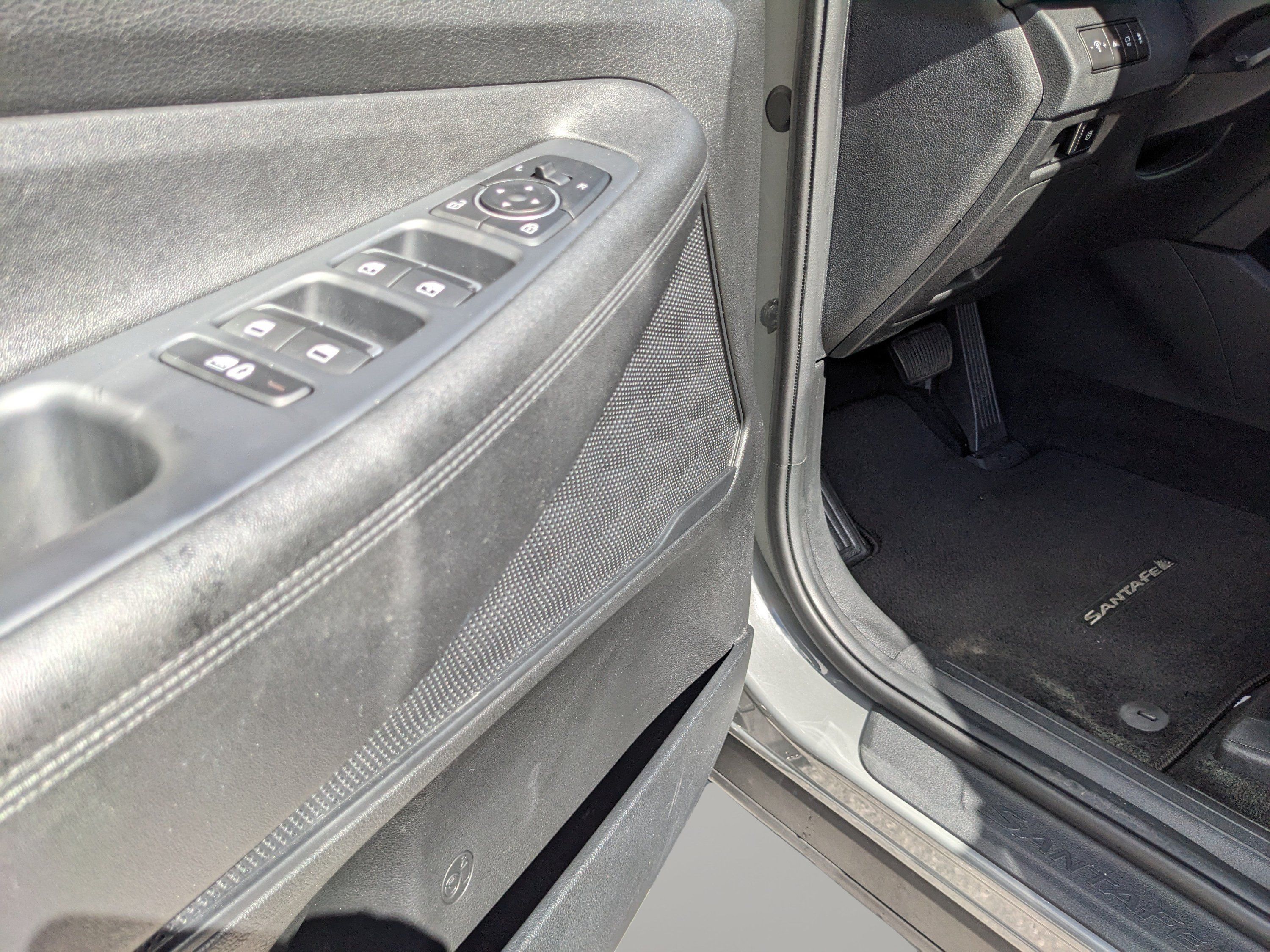 Used 2023 Hyundai Santa Fe SEL FWD image 21