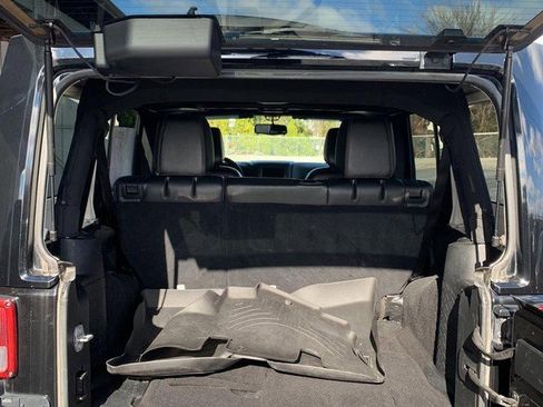 Used 2016 Jeep Wrangler Unlimited Sahara w/ Connectivity Group image 18