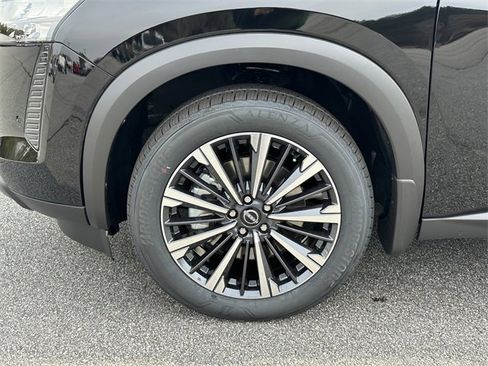 New 2026 Nissan Pathfinder Platinum image 12