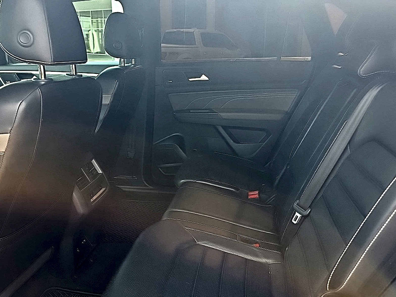 Used 2022 Volkswagen Atlas Cross Sport SEL Premium R-Line w/ Cross Sport MDO Package AWD/4WD image 19