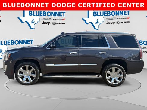 Used 2018 Cadillac Escalade Luxury RWD image 8