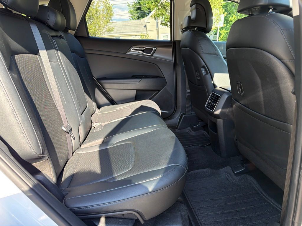 Certified 2024 Kia Sportage EX AWD/4WD image 30