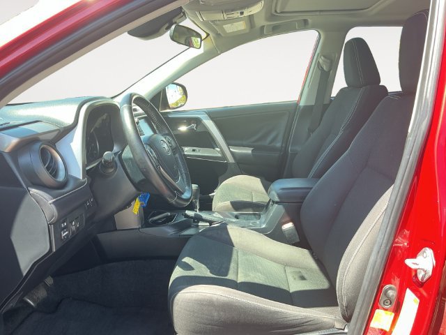 Used 2017 Toyota RAV4 XLE w/ Carpet Mat Package AWD/4WD image 9