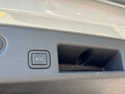 Used 2024 Chevrolet Equinox LT FWD image 36