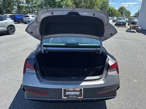 Used 2024 Hyundai Elantra SEL FWD image 7