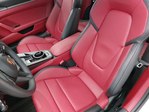 Used 2025 Porsche 911 Carrera T image 13