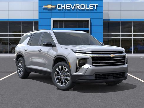 New 2026 Chevrolet Traverse LT w/ Sun and Wheel Package AWD/4WD image 7