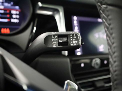 Certified 2025 Porsche Macan image 29