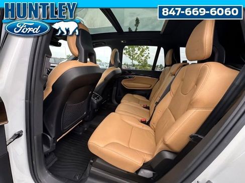 Used 2018 Volvo XC90 T5 Momentum w/ Momentum Plus Package AWD/4WD image 16