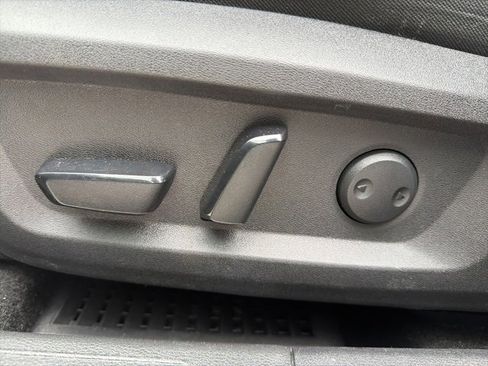 Used 2023 Nissan Rogue SV image 10