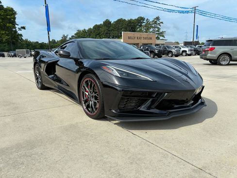 Used 2025 Chevrolet Corvette Stingray Coupe w/ Z51 Performance Package RWD image 4