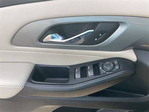 Used 2023 Chevrolet Traverse LS image 22