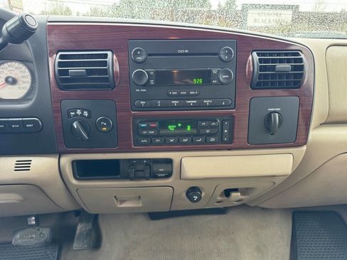 Used 2005 Ford F250 Lariat image 12
