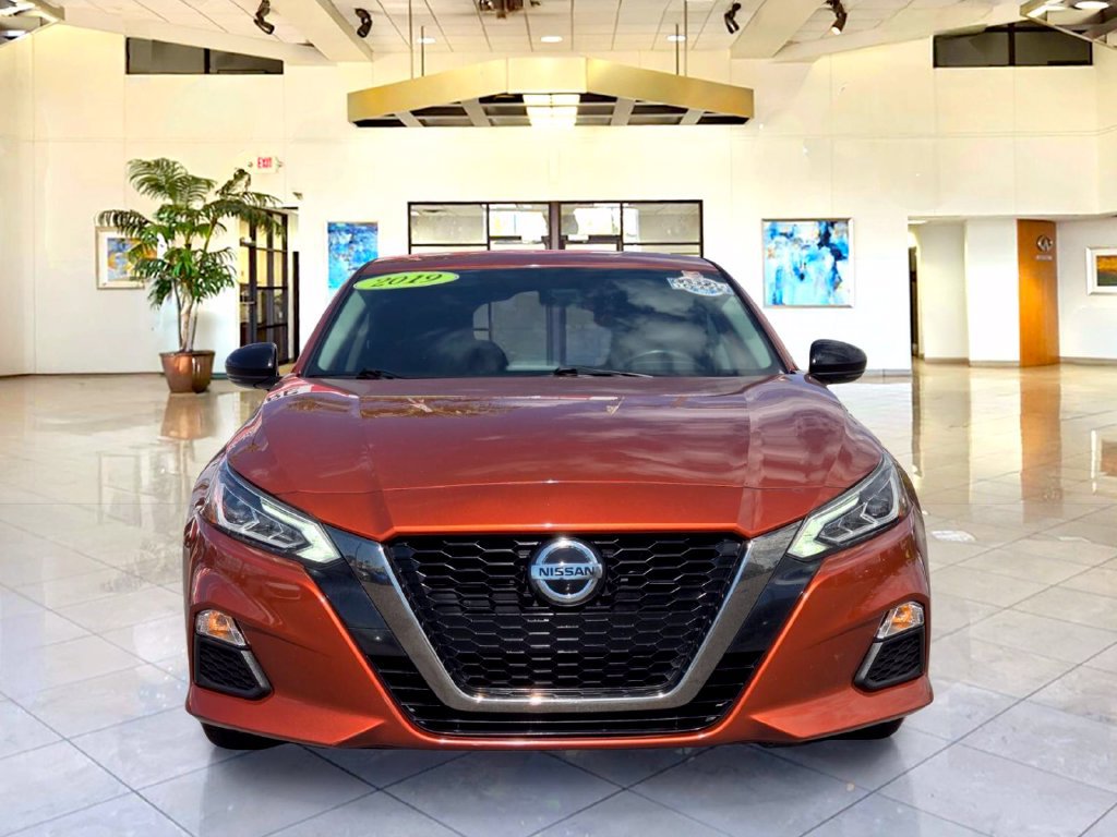 Used 2019 Nissan Altima 2.5 SR w/ SR Premium Package FWD image 2