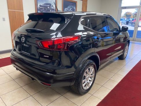 Used 2019 Nissan Rogue Sport S image 7