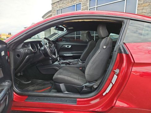 Used 2018 Ford Mustang Coupe image 11