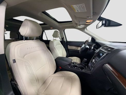 Used 2017 Ford Explorer Platinum AWD/4WD image 32