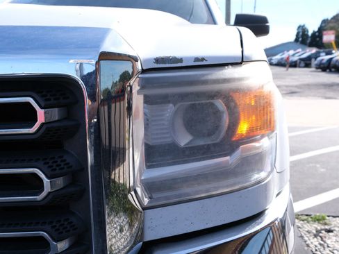 Used 2016 GMC Sierra 2500 2WD Crew Cab image 9
