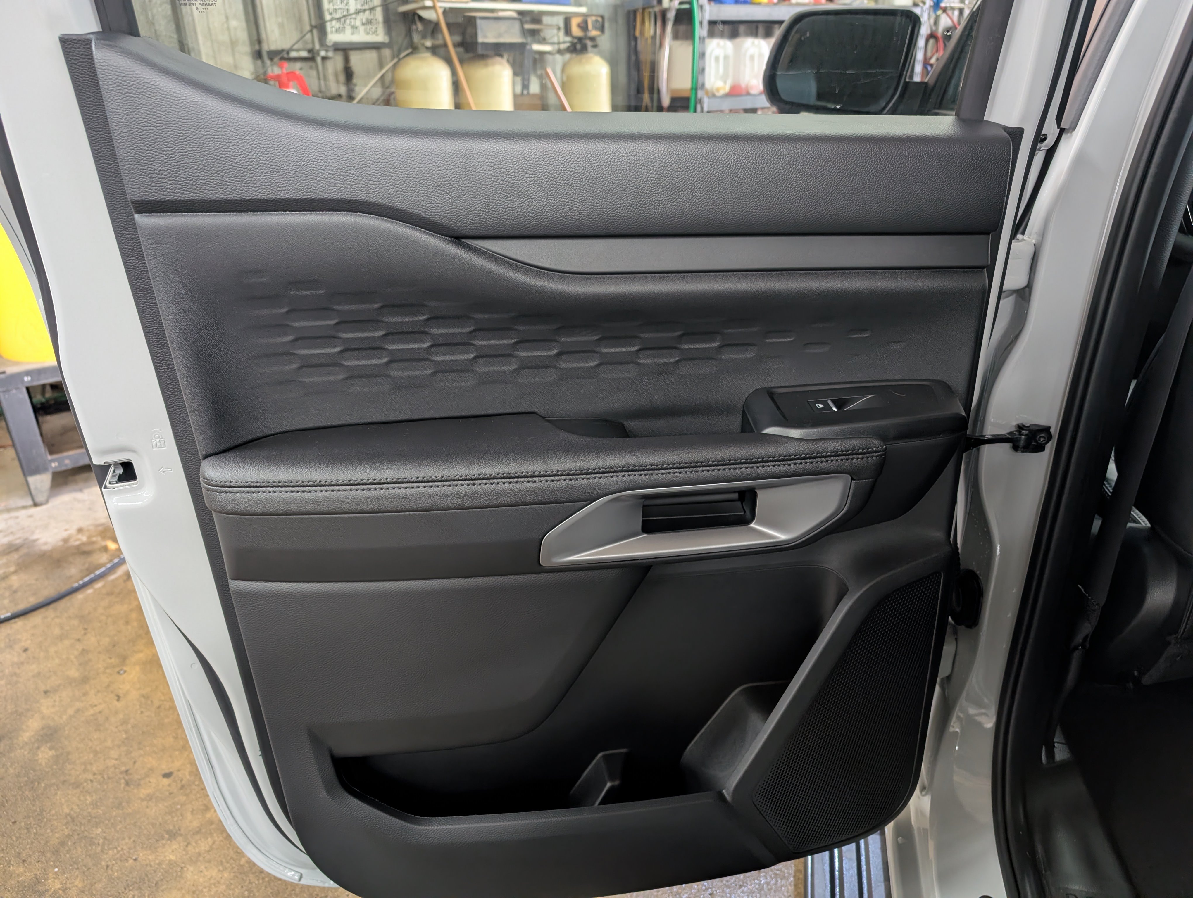 New 2026 Ford Ranger Lariat w/ Black Appearance Package AWD/4WD image 8