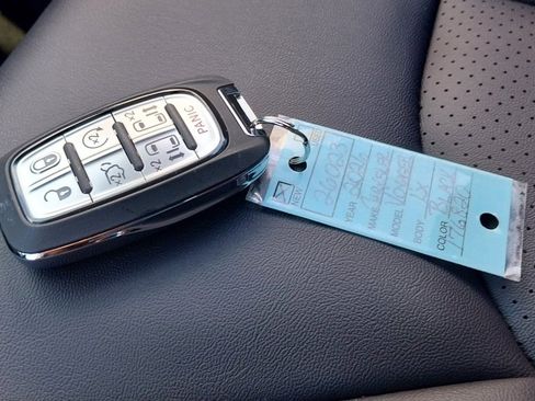 New 2026 Chrysler Voyager LX image 35